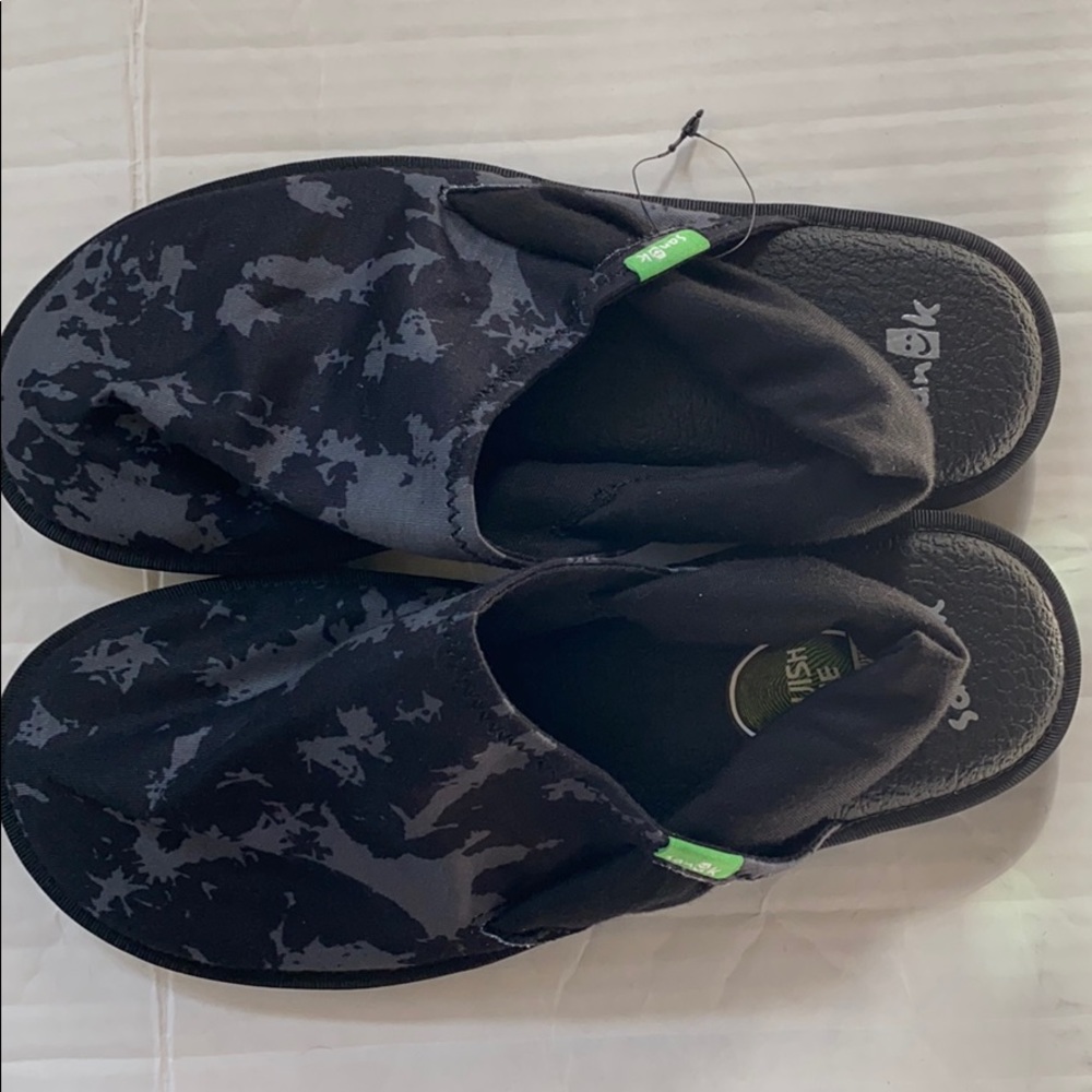 New Sanuks W/O tags - Picture 4 of 8